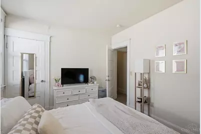218 Donahue Street, Cincinnati, OH 45219 - Photo 7