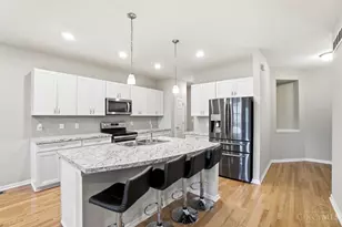 924 Valleywatch Dr, Springfield Township, OH 45231 - Photo 5