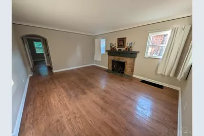 1127 W North Bend Dr, Cincinnati, OH 45224 - Photo 3