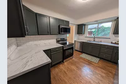 1127 W North Bend Dr, Cincinnati, OH 45224 - Photo 7