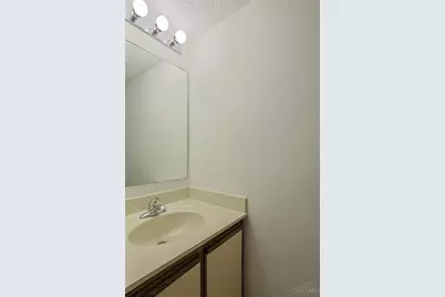 5557 Kiplington Drive, Cincinnati, OH 45239 - Photo 15
