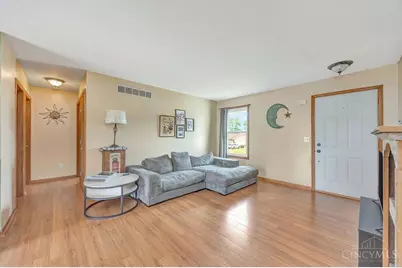 7030 Beagle Court, Hamilton, OH 45011 - Photo 5