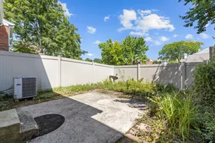 10883 Lakehurst Ct, Sycamore Township, OH 45242 - Photo 23