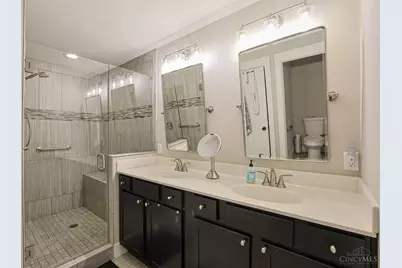 211 Hilltop Lane, Wyoming, OH 45215 - Photo 25