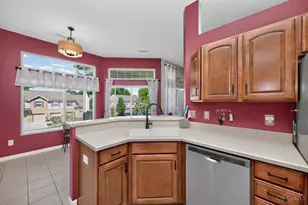 8049 Bridge Point Dr, Green Township, OH 45248 - Photo 19