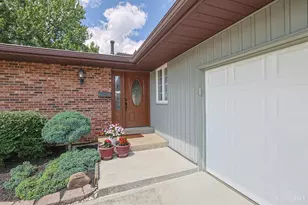 1858 Fallbrook Ln, Springfield Township, OH 45240 - Photo 3