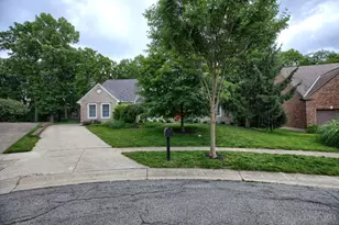 9846 Catalpa Woods Ct, Blue Ash, OH 45242 - Photo 5