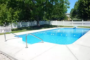 5917 Pepperridge Ct, Hamilton Township, OH 45039 - Photo 21