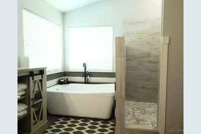 5917 Pepperridge Court, Hamilton Township, OH 45039 - Photo 13