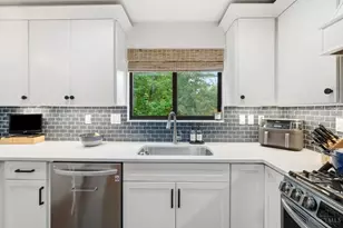23 Diplomat Dr, Cincinnati, OH 45215 - Photo 25