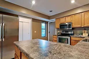 57 Evergreen Cir, Wyoming, OH 45215 - Photo 3