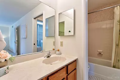 57 Evergreen Circle, Wyoming, OH 45215 - Photo 13