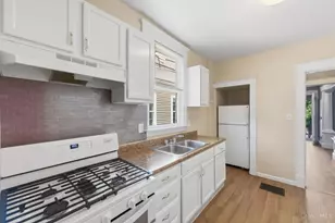 3329 Hackberry St, Cincinnati, OH 45207 - Photo 5