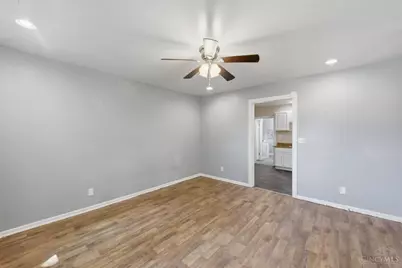 3329 Hackberry Street, Cincinnati, OH 45207 - Photo 33