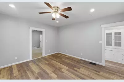 3329 Hackberry Street, Cincinnati, OH 45207 - Photo 13