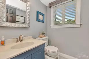 7300 Pickway Dr, Miami Township, OH 45233 - Photo 13