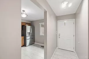 1360 Black Forest Dr, West Carrollton, OH 45449 - Photo 5