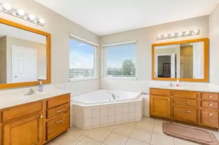 1261 Pond Ridge Cir, Ross Township, OH 45013 - Photo 27