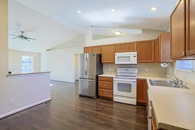 1335 Cross Creek Drive, Goshen, OH 45140 - Photo 9