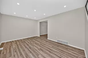 932 Glasgow Dr, Forest Park, OH 45240 - Photo 5