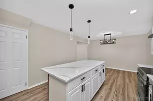 932 Glasgow Dr, Forest Park, OH 45240 - Photo 13