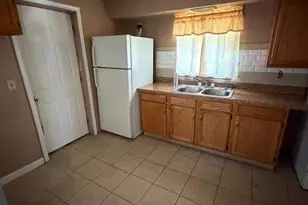 9564 Wayne Ave, Lincoln Heights, OH 45215 - Photo 7