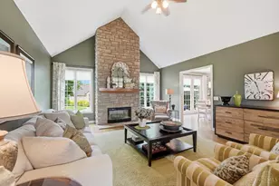 819 River Forest Dr, Hamilton Township, OH 45039 - Photo 9