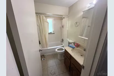 1703 Ashbrook Drive, Cincinnati, OH 45238 - Photo 3