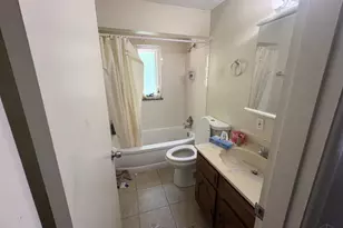 1703 Ashbrook Dr, Cincinnati, OH 45238 - Photo 3