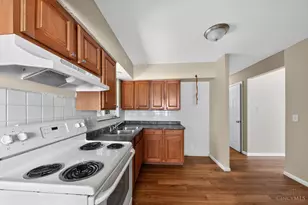 1703 Ashbrook Dr, Cincinnati, OH 45238 - Photo 11