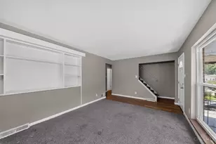 1703 Ashbrook Dr, Cincinnati, OH 45238 - Photo 9