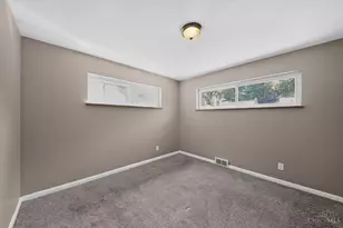 1703 Ashbrook Dr, Cincinnati, OH 45238 - Photo 21