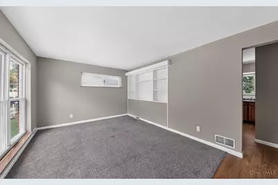 1703 Ashbrook Drive, Cincinnati, OH 45238 - Photo 7