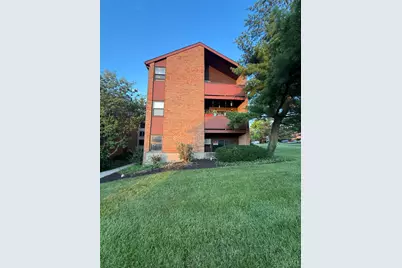 4901 Chalet Drive #303, Cincinnati, OH 45217 - Photo 3