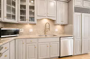 1003 Hill St, Cincinnati, OH 45202 - Photo 7