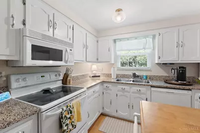 700 Woodgate Road, Union Township, OH 45244 - Photo 9