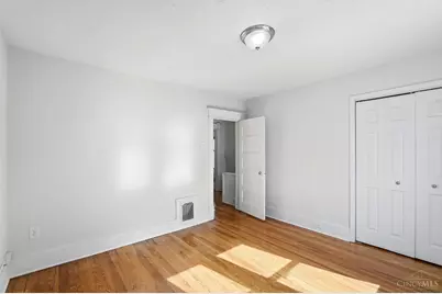 2105 W Clifton Avenue, Cincinnati, OH 45219 - Photo 23