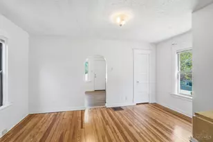 2105 W Clifton Ave, Cincinnati, OH 45219 - Photo 7