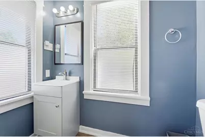 2105 W Clifton Avenue, Cincinnati, OH 45219 - Photo 15