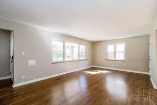 4105 Paxton Woods Dr, Cincinnati, OH 45209 - Photo 3