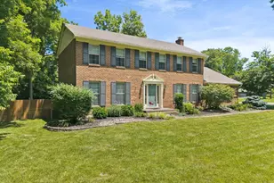 6400 Roth Ridge Dr, Miami Township, OH 45140 - Photo 3