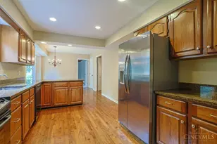 9677 Friar Tuck Dr, West Chester, OH 45069 - Photo 11