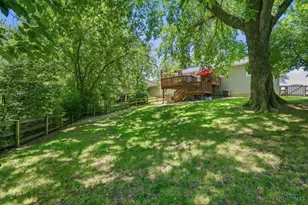 8242 Ravenwood Way, West Chester, OH 45069 - Photo 17