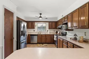 3260 Parkhill Dr, Green Township, OH 45248 - Photo 11