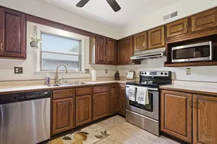 3260 Parkhill Dr, Green Township, OH 45248 - Photo 13