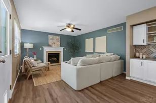 8042 Laurelwood Dr, Hamilton Township, OH 45039 - Photo 15