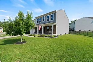 875 Grande Oaks Dr, Hamilton Township, OH 45152 - Photo 3