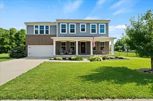 875 Grande Oaks Dr, Hamilton Township, OH 45152 - Photo 1