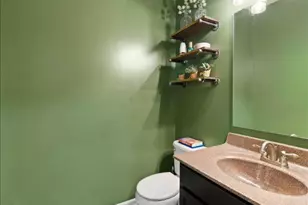 875 Grande Oaks Dr, Hamilton Township, OH 45152 - Photo 9