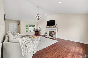 7751 Crystal Lake Ln, Hamilton Township, OH 45039 - Photo 5
